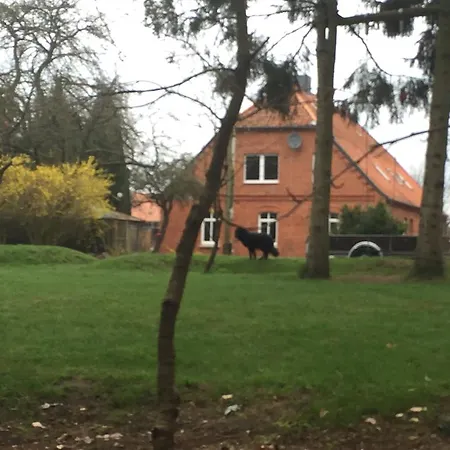 Garten Eben Apartman *